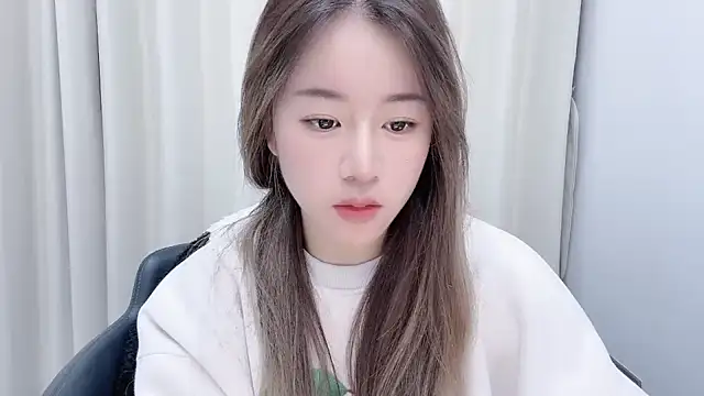 chloe-01 online show from 22, 12, 2024