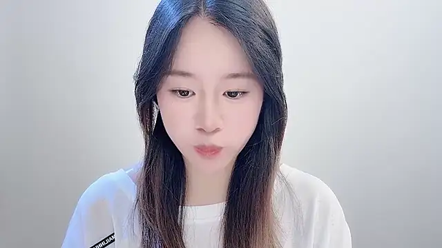 chloe-01 online show from 11, 11, 2025