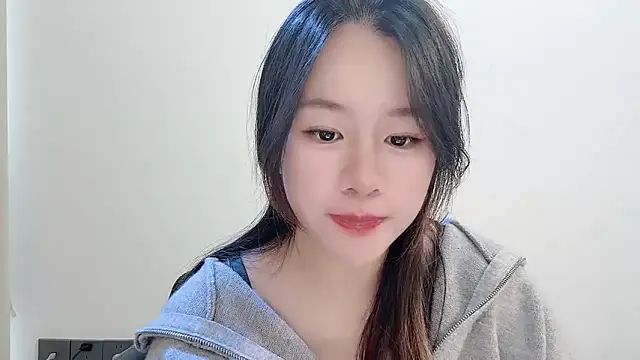 chloe-01 online show from 13, 11, 2025