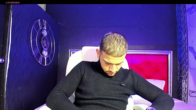 MaximusDick1  online show from 6, 12, 2024