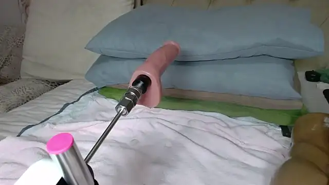 QUEENSHEBAxx01 online show from 6, 3, 2026