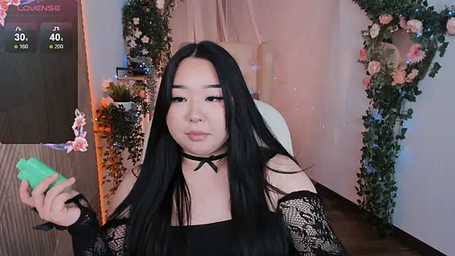 Snapshot of mei_honey_ chatting on 18, 12, 2024 mei honey  online show from 18, 12, 2024