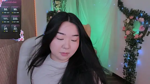 Snapshot of mei_honey_ chatting on 2, 1, 2025 mei honey  online show from 2, 1, 2025