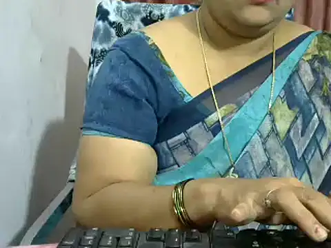 Snapshot of Naughty_Nityaa chatting on 17, 1, 2025 Naughty Nityaa online show from 17, 1, 2025