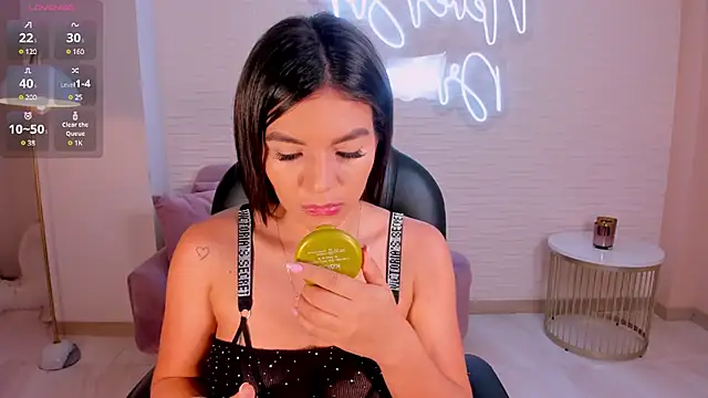 ValeriaRoldanX online show from 26, 2, 2025