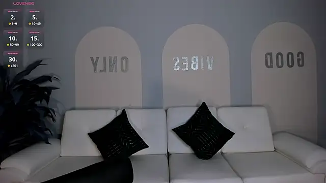 ValeriaRoldanX online show from 24, 6, 2026