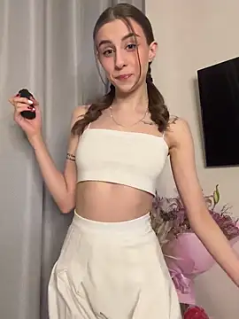 HellPeach online show from 6, 2, 2025