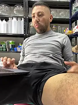 JuanZapata33 online show from 7, 1, 2025