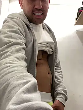 JuanZapata33 online show from 22, 1, 2025