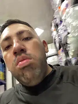 JuanZapata33 online show from 8, 10, 2025