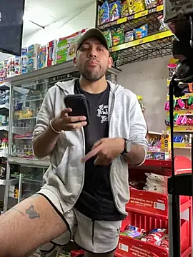 JuanZapata33 online show from 7, 4, 2026