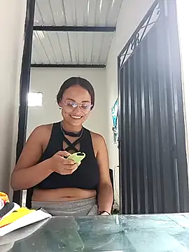 Snapshot of luna_hell chatting on 7, 3, 2025 luna hell online show from 7, 3, 2025