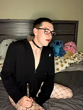 YourFavTwinkie online show from 5, 11, 2025