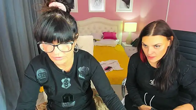 Snapshot of EricaAndPenelopa chatting on 9, 11, 2025 EricaAndPenelopa online show from 9, 11, 2025