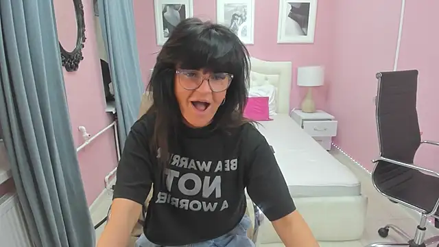 Snapshot of EricaAndPenelopa chatting on 30, 11, 2025 EricaAndPenelopa online show from 30, 11, 2025