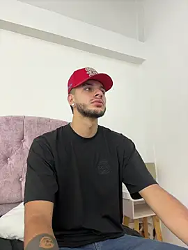 Amadeo Wild online show from 28, 10, 2025