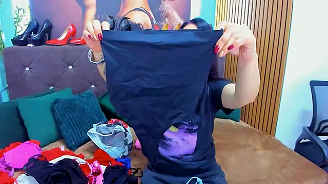 LauraSin online show from 5, 10, 2025