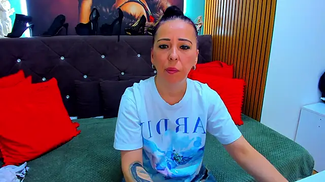 LauraSin online show from 21, 5, 2026