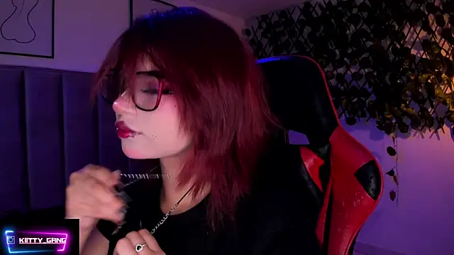 Kitty Gang online show from 8, 11, 2025