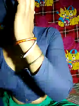 Snapshot of indiancouple09 chatting on 3, 12, 2024 indiancouple09 online show from 3, 12, 2024