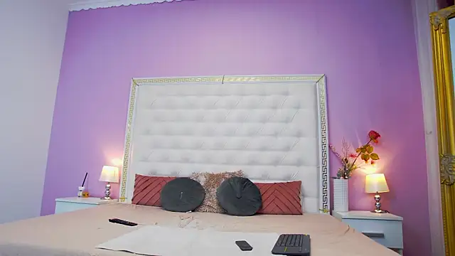 Lenna Paul online show from 6, 10, 2025