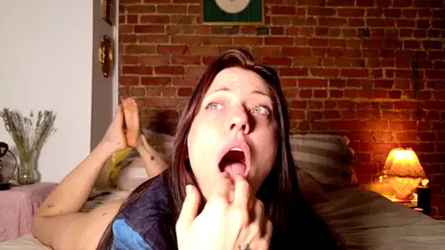 MaeDaybaby online show from 26, 11, 2025