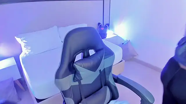 emma collson online show from 26, 9, 2025