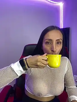 yaralyminjo2 online show from 4, 3, 2025