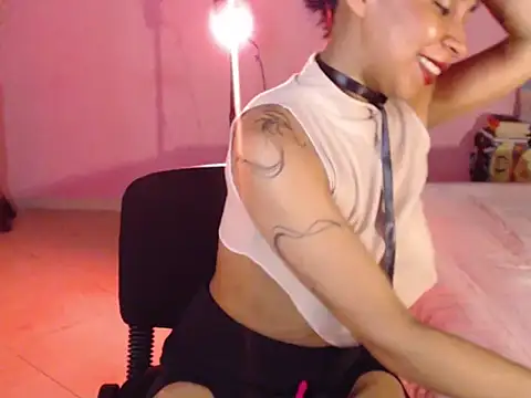 selene gils online show from 12, 9, 2025