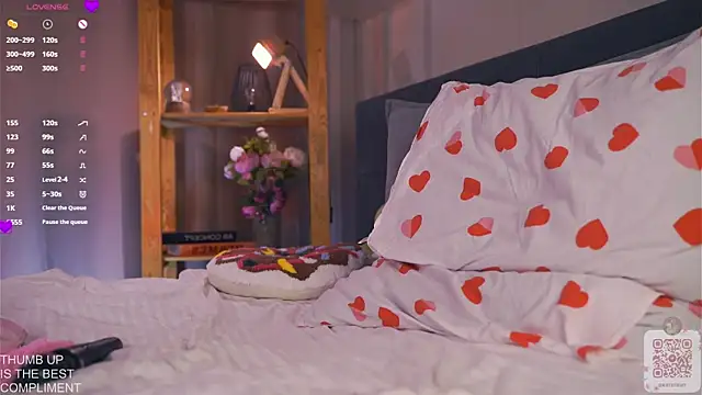 Snapshot of ZaraDudley chatting on 8, 3, 2025 ZaraDudley online show from 8, 3, 2025