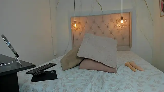 Snapshot of kristakinnky chatting on 15, 1, 2025 kristakinnky online show from 15, 1, 2025