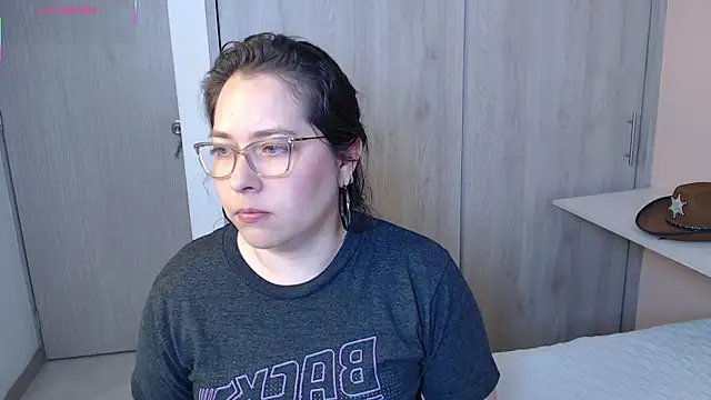 May Carlier online show from 20, 10, 2025