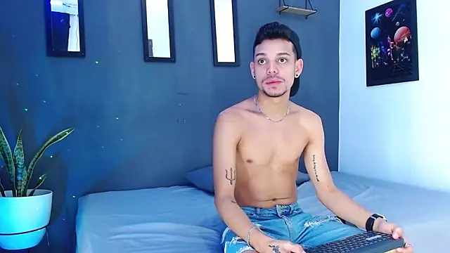 Snapshot of Friendsofeverything_ chatting on 4, 12, 2024 Friendsofeverything  online show from 4, 12, 2024