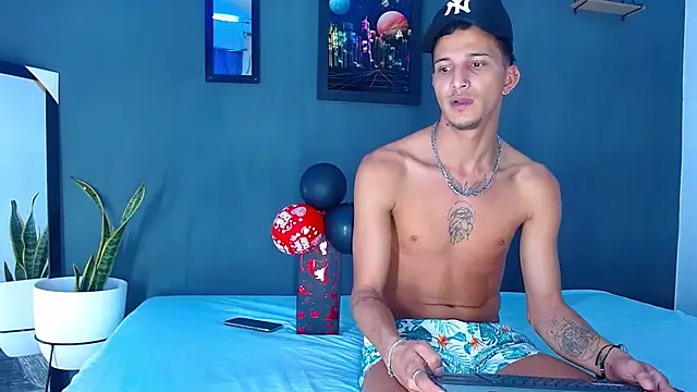 Snapshot of Friendsofeverything_ chatting on 27, 12, 2024 Friendsofeverything  online show from 27, 12, 2024