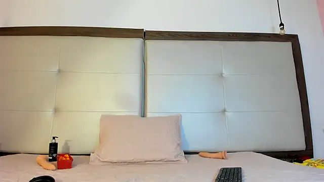 Alisson Freckles online show from 7, 2, 2025