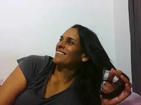 latinbrunettet online show from 5, 3, 2025