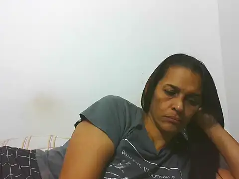 latinbrunettet online show from 26, 11, 2025