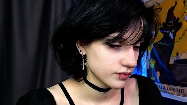 dark vamp  online show from 18, 12, 2024