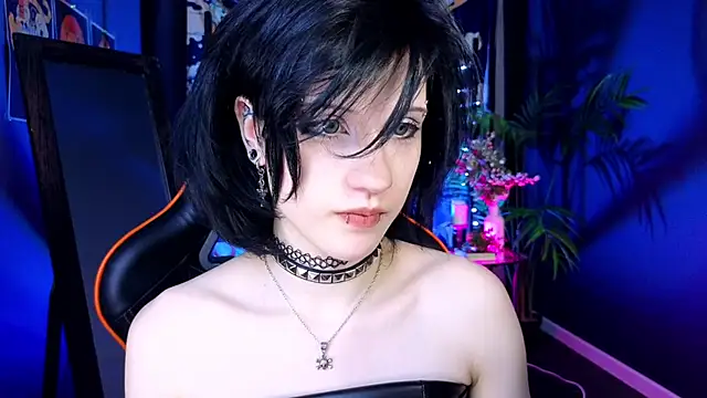 dark vamp  online show from 15, 2, 2025
