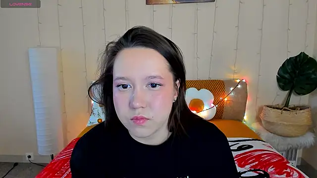 Mira Karter online show from 19, 4, 2026