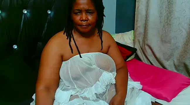 Snapshot of AfricanBigAssxx98 chatting on 25, 2, 2025 AfricanBigAssxx98 online show from 25, 2, 2025