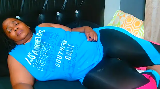 Snapshot of AfricanBigAssxx98 chatting on 1, 3, 2025 AfricanBigAssxx98 online show from 1, 3, 2025