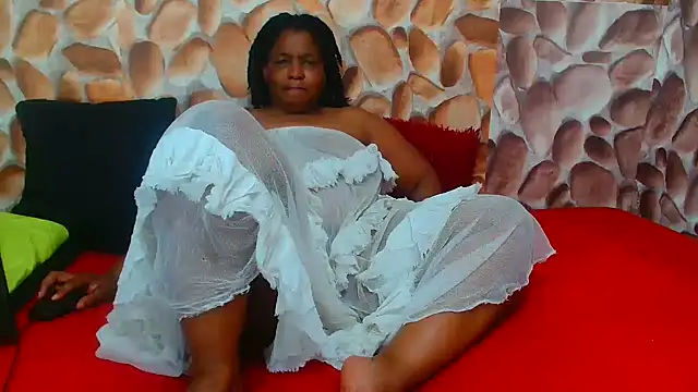 Snapshot of AfricanBigAssxx98 chatting on 8, 3, 2025 AfricanBigAssxx98 online show from 8, 3, 2025