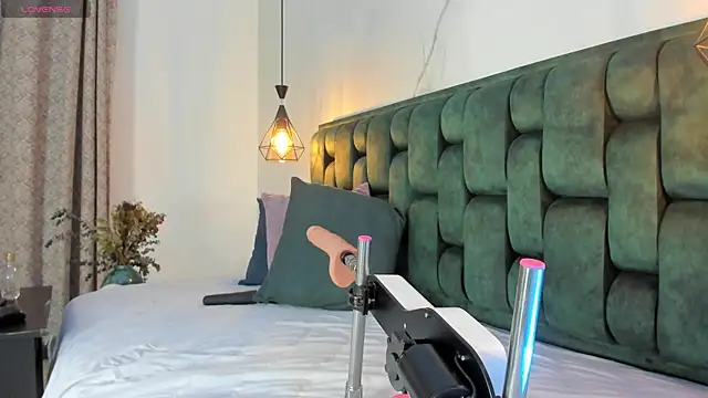 angelswets online show from 4, 10, 2025