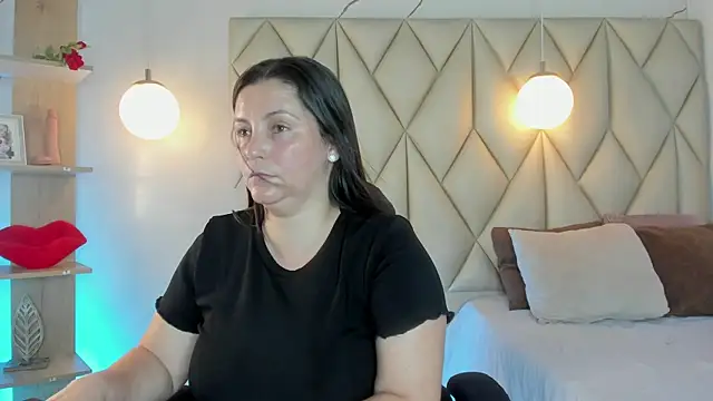 Snapshot of angelswets chatting on 4, 6, 2026 angelswets online show from 4, 6, 2026