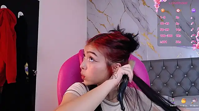 Snapshot of pettit_courtny chatting on 11, 2, 2025 pettit courtny online show from 11, 2, 2025