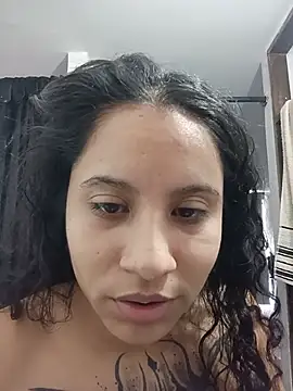 Snapshot of Karii-R chatting on 10, 7, 2026 Karii-R online show from 10, 7, 2026