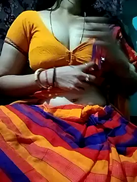 Snapshot of gunjan22 chatting on 5, 3, 2025 gunjan22 online show from 5, 3, 2025