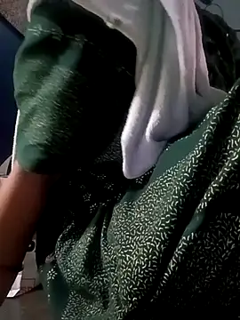 Snapshot of gunjan22 chatting on 24, 9, 2025 gunjan22 online show from 24, 9, 2025