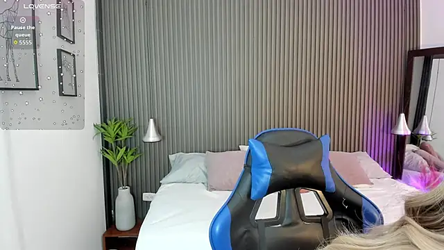 Axel brunette1 online show from 15, 4, 2026